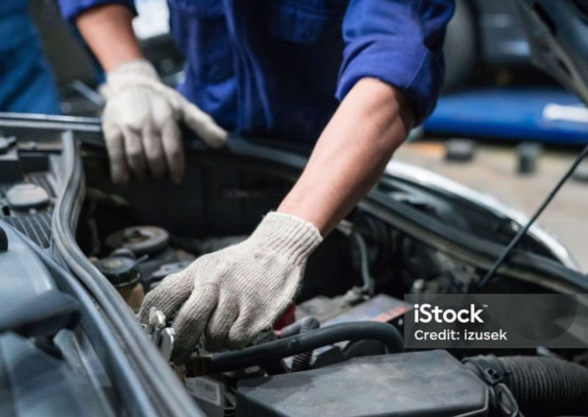 Car mechanic